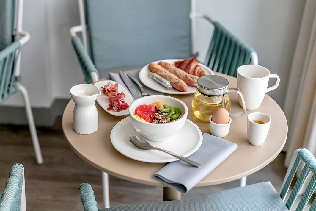 195/Contextes/11-_Toulon/Photos_officielles_Toulon/okko_hotels_toulon_club_petit_dejeuner_2.jpg